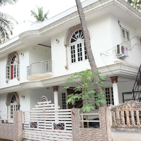 Jj'S White House Hotel Thrissur Eksteriør billede