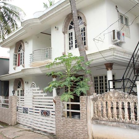 Jj'S White House Hotel Thrissur Eksteriør billede
