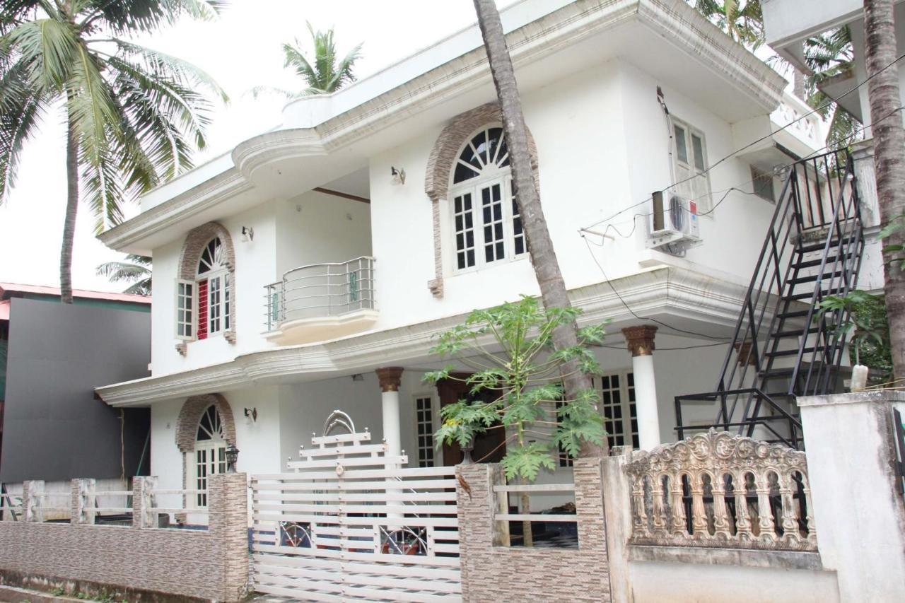 Jj'S White House Hotel Thrissur Eksteriør billede